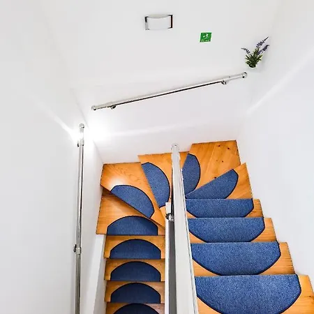 Stone House Varos