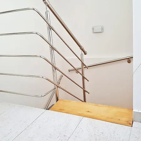 Stone House Varos * سبليت