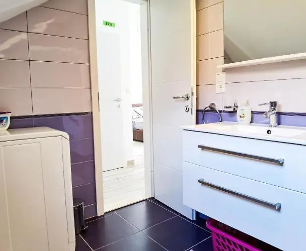 Lägenhet Stone House Varos