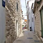 Apartamento Stone House Varos *